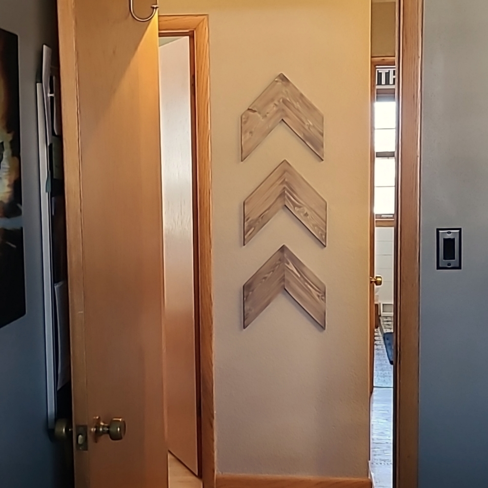 Wall arrow decor
